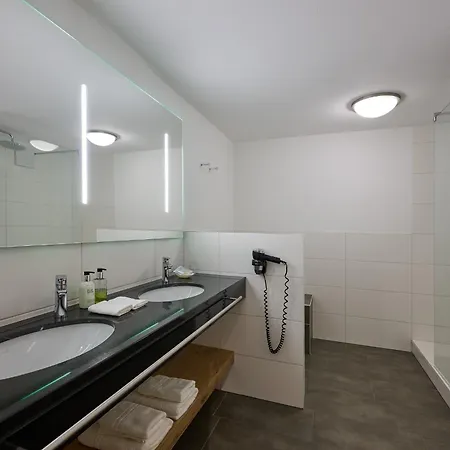 Schuele's Wellnessresort & Adults Only Готель Оберстдорф