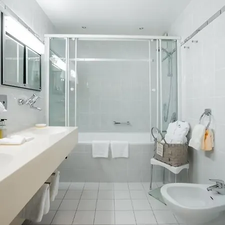 Schuele's Wellnessresort & Adults Only 호텔 4*